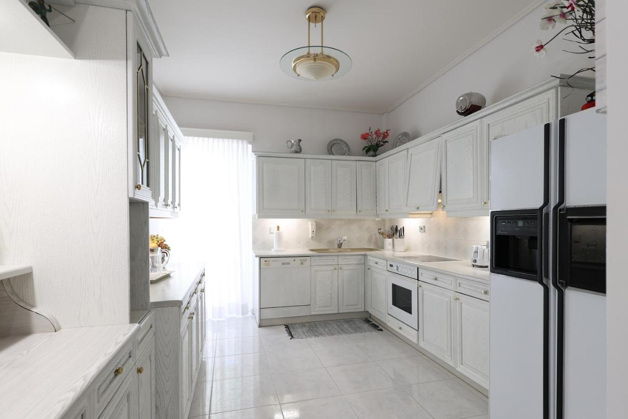 Seaside Penthouse In Каламата Экстерьер фото